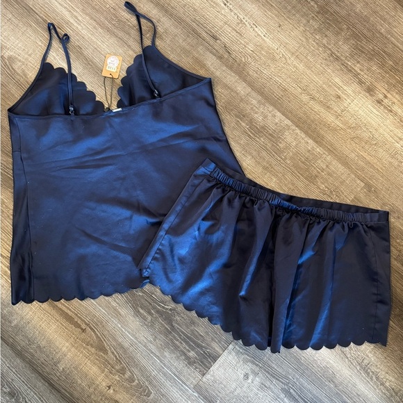 Elegant Navy Blue Women's Sleepwear Set - Picture 3 of 4